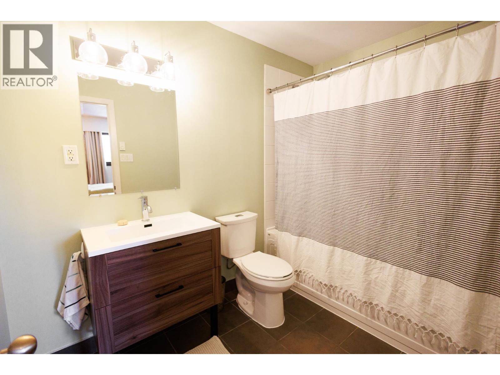 4941 GAIR Avenue, Terrace