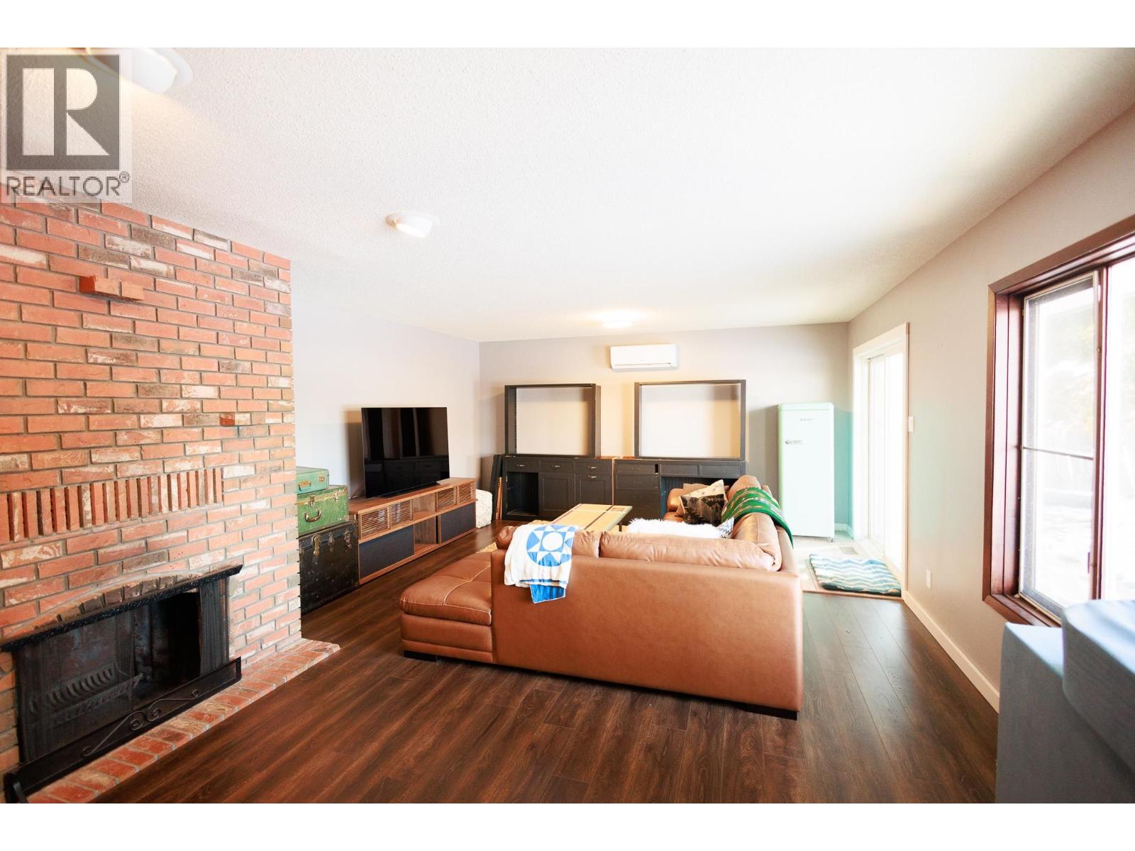 4941 GAIR Avenue, Terrace