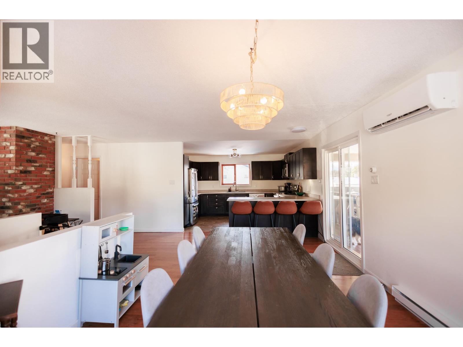 4941 GAIR Avenue, Terrace