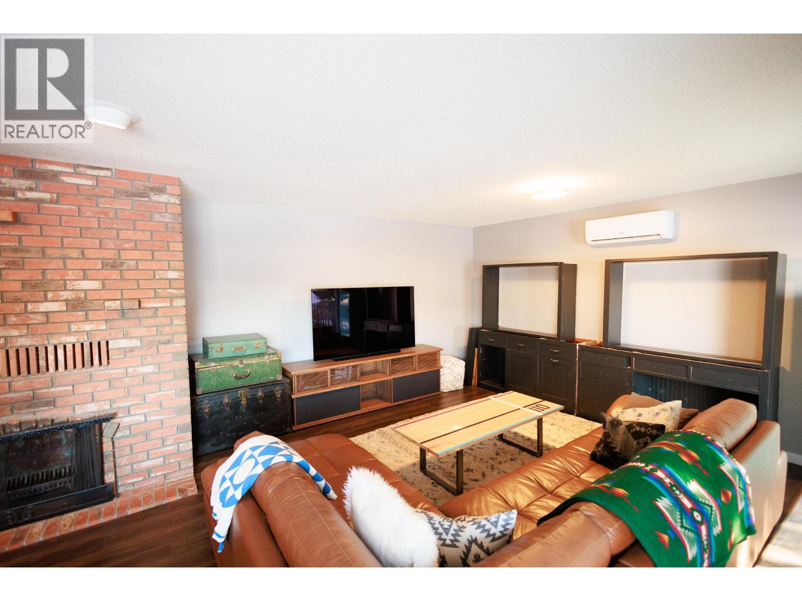 4941 GAIR Avenue, Terrace