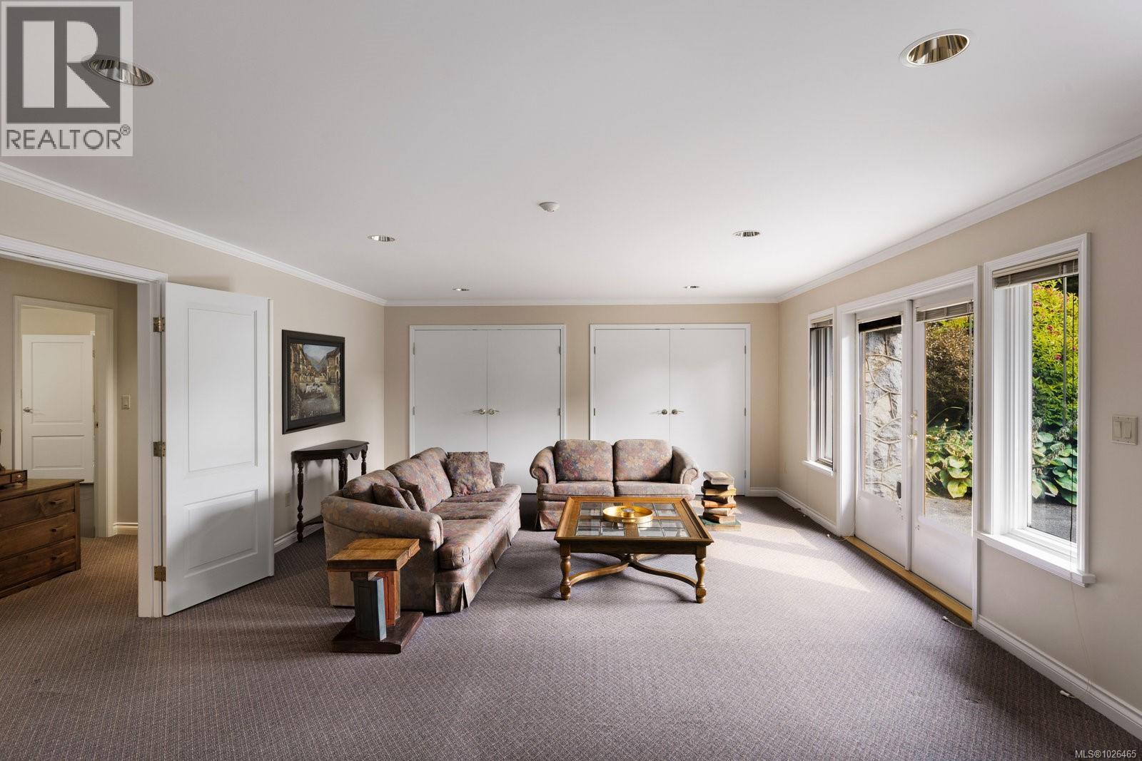  1580 Beach Drive, Oak Bay