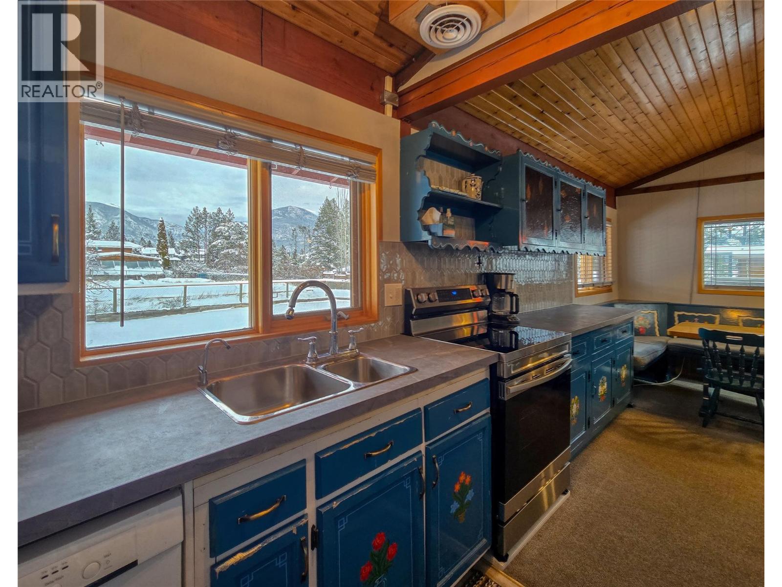 1721 8TH Avenue, Invermere
