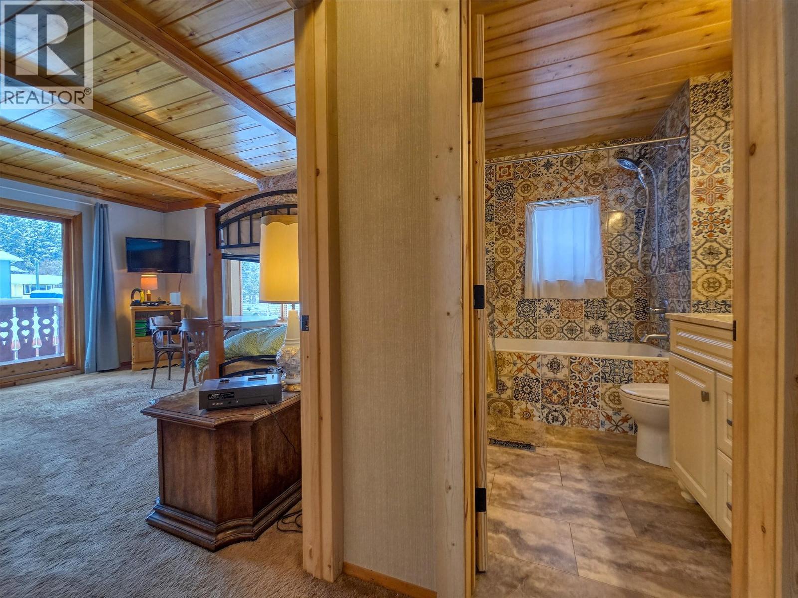 1721 8TH Avenue, Invermere