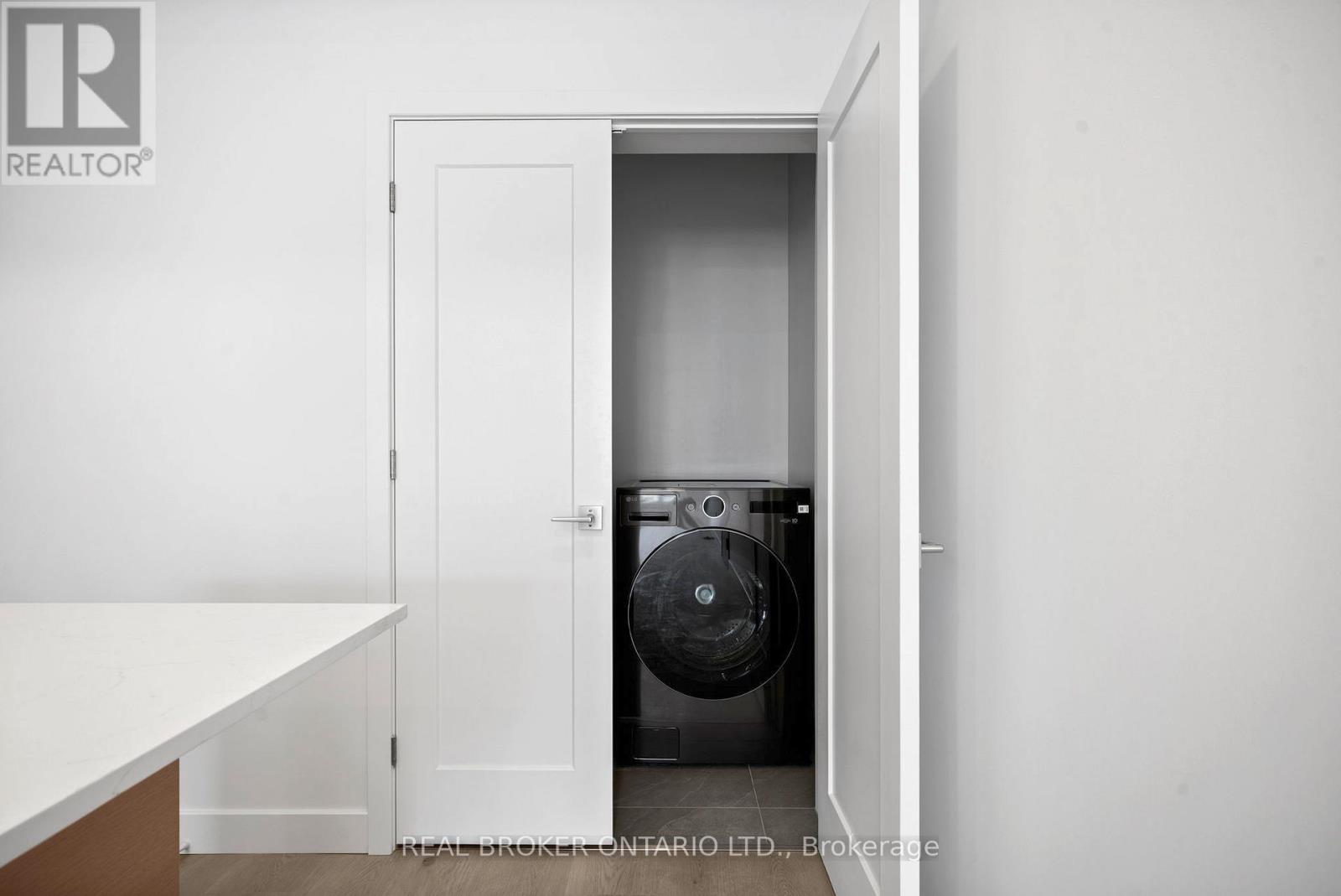 Utility Room Washer/Dryer
