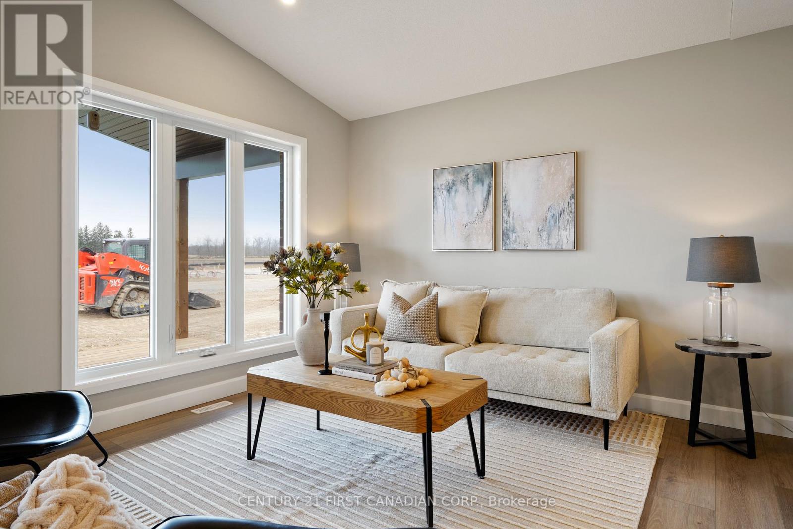 9 POSTMA CRESCENT - Photo 5 of 37, North Middlesex (Ailsa Craig), Ontario