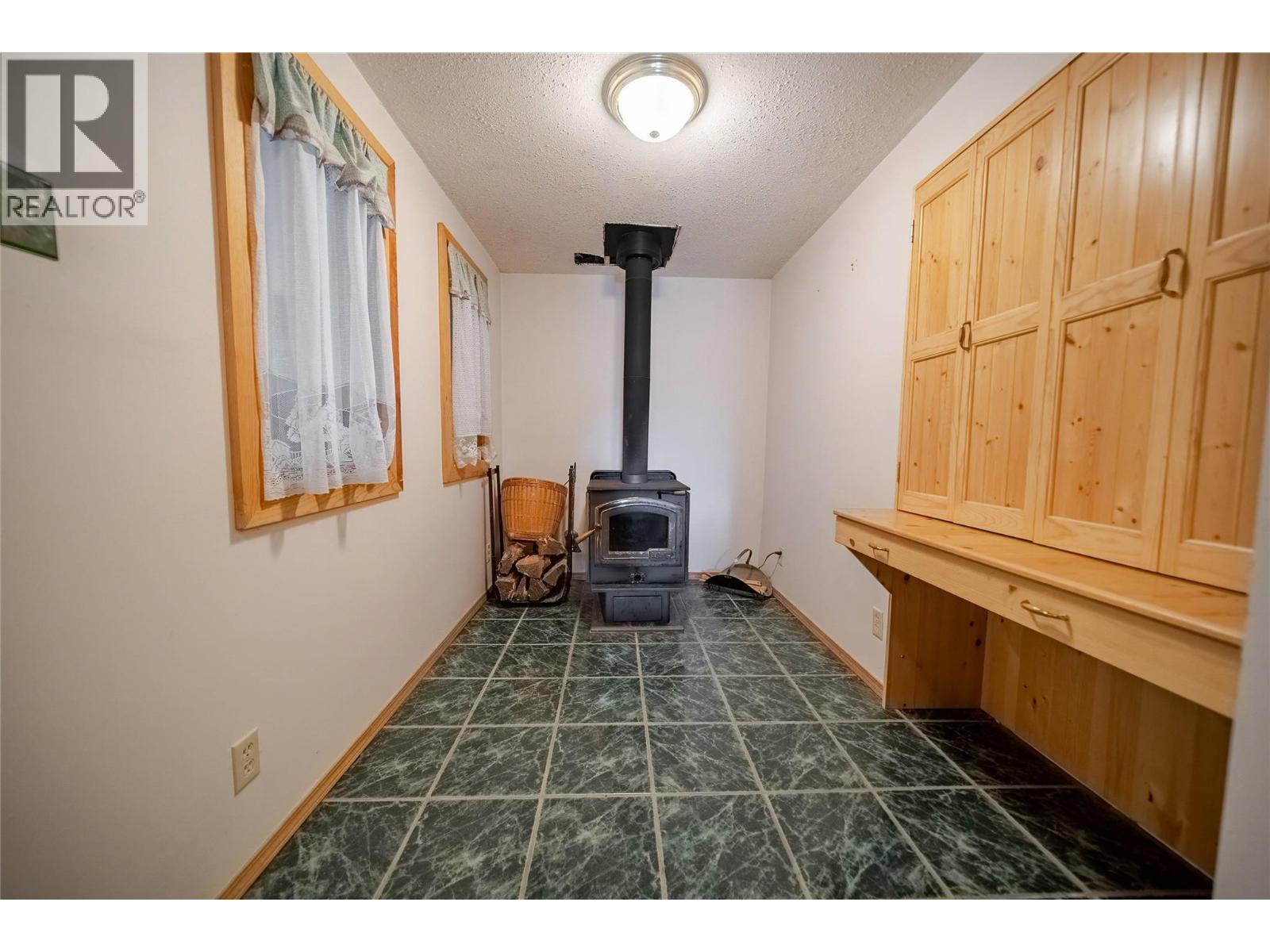 7825 Jaffray Baynes Lake Road Road, Jaffray