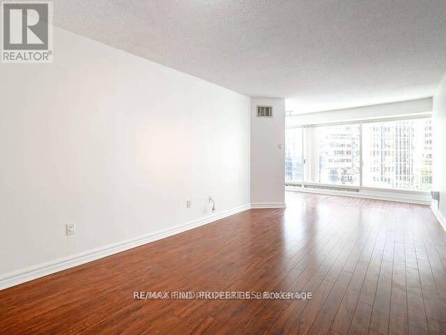 #604 33 UNIVERSITY AVENUE - 16