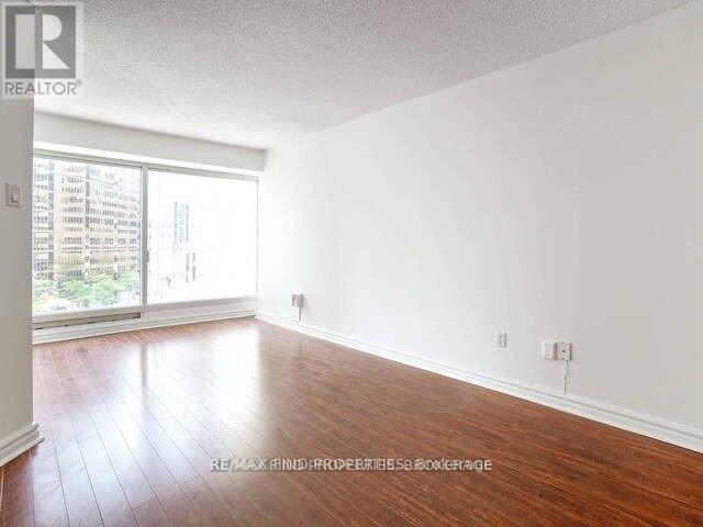 #604 33 UNIVERSITY AVENUE - 4