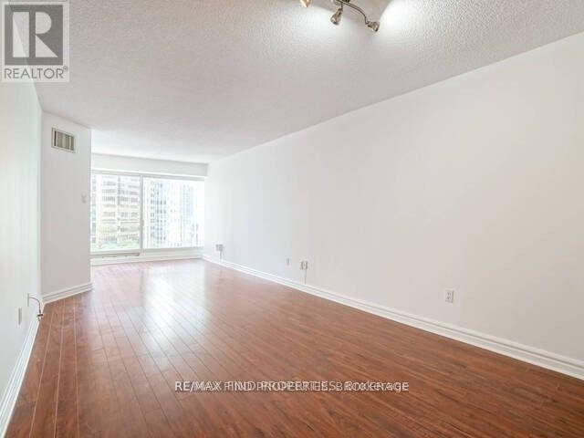 #604 33 UNIVERSITY AVENUE - 6