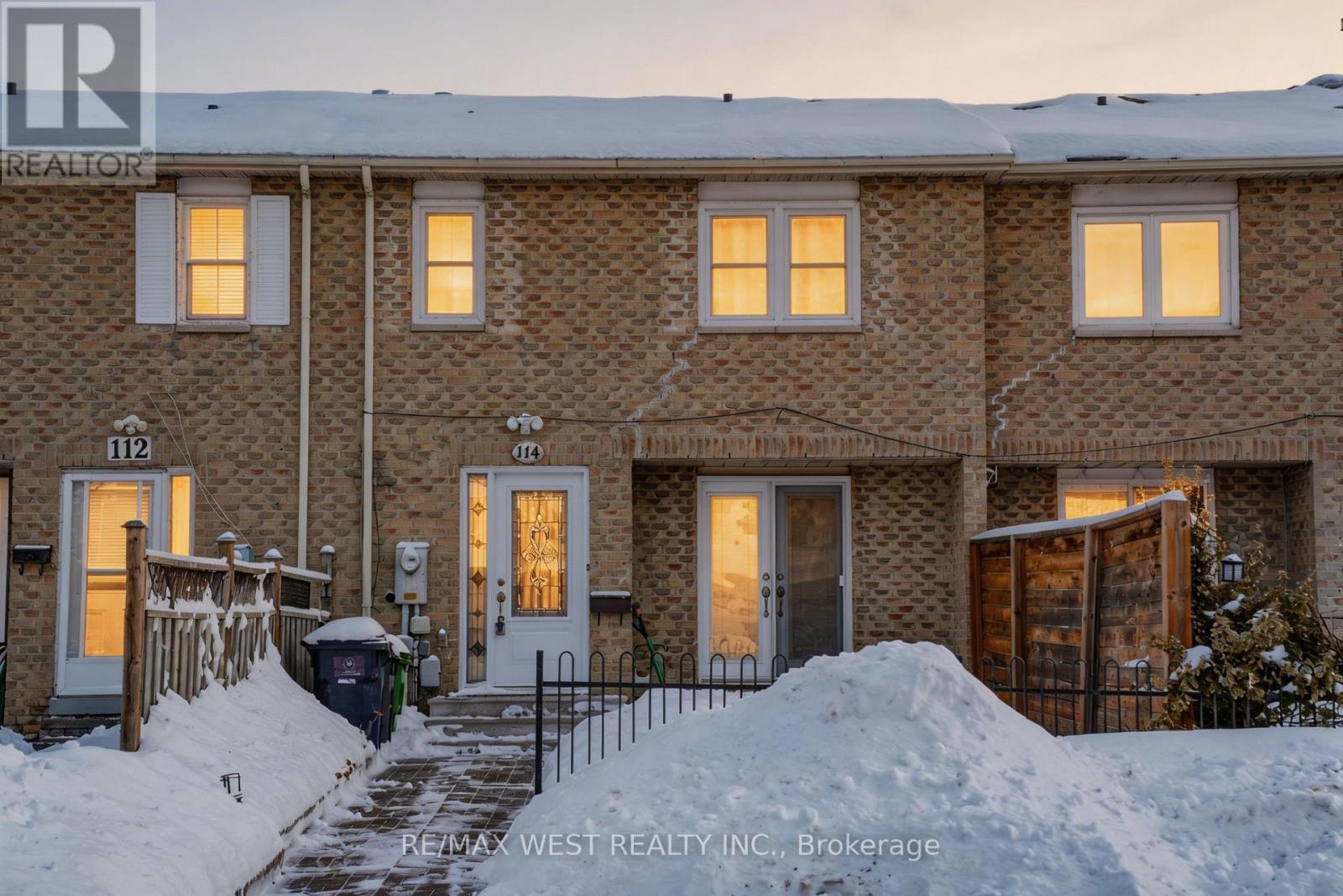114 COURTLANDS DRIVE - 10