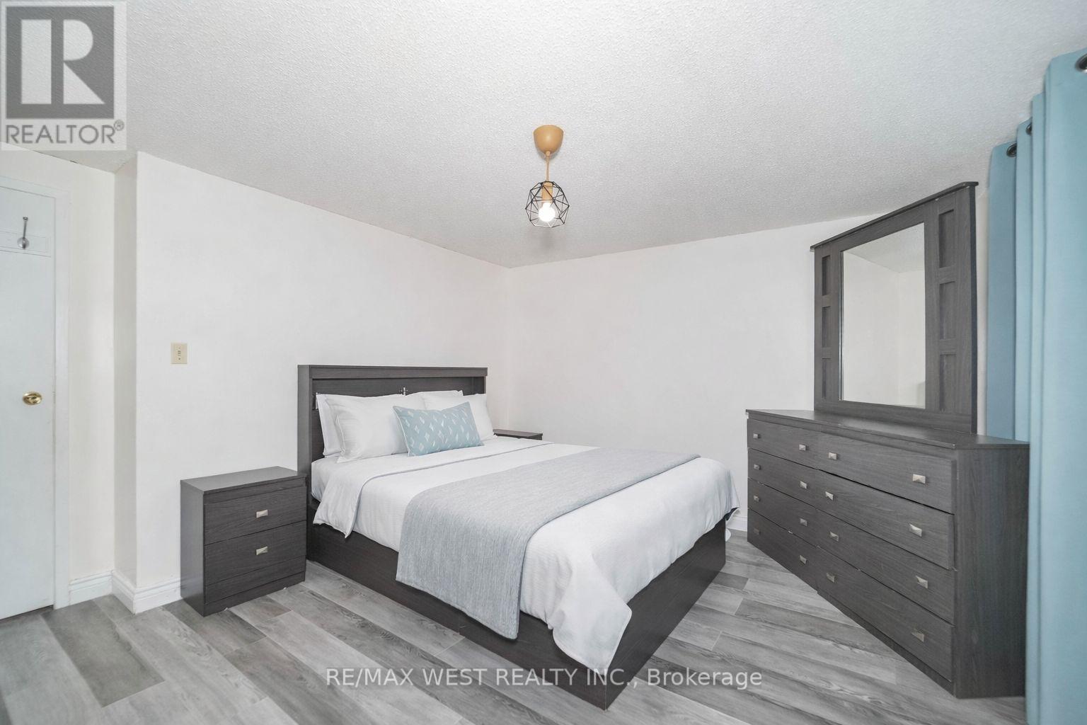 114 COURTLANDS DRIVE - 4