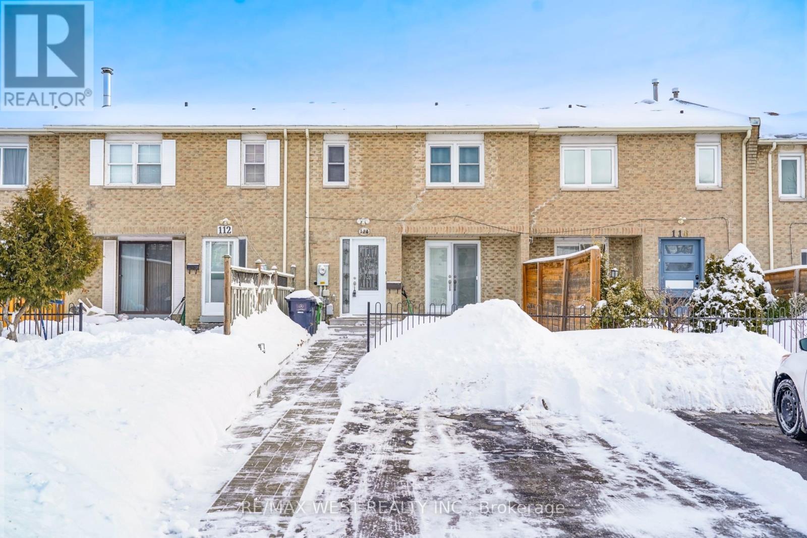 114 COURTLANDS DRIVE - 9