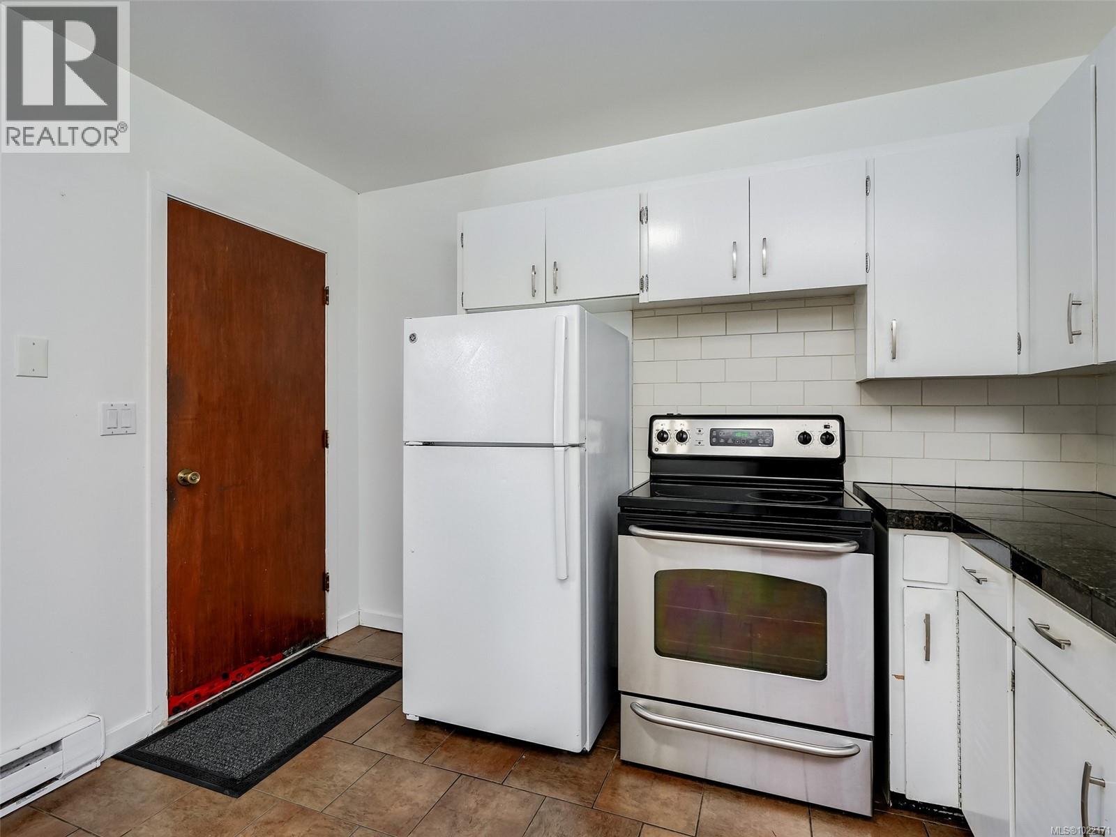 A & B 1725 Feltham Rd, Saanich