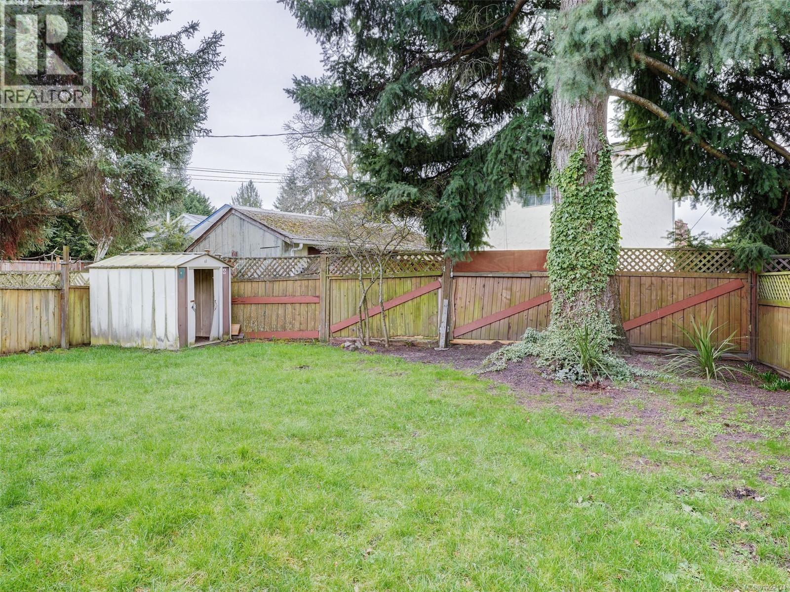 A & B 1725 Feltham Rd, Saanich