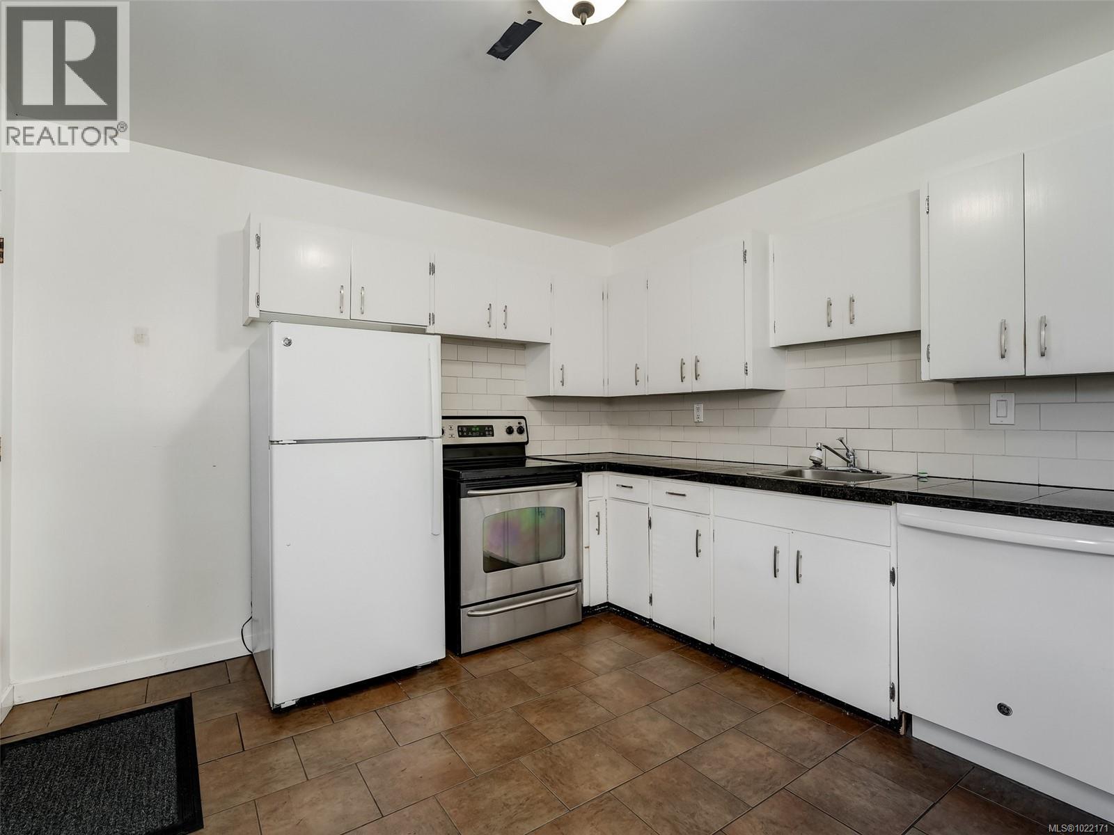 A & B 1725 Feltham Rd, Saanich