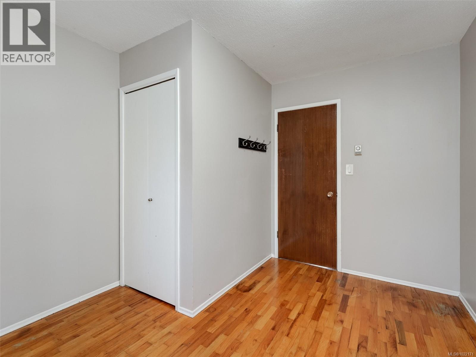 A & B 1725 Feltham Rd, Saanich