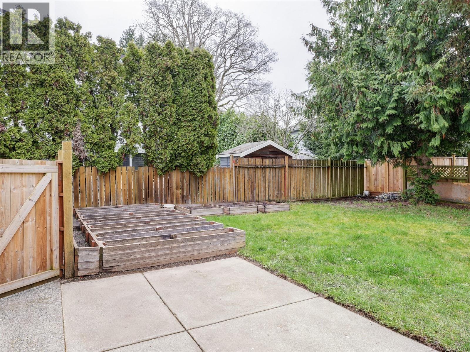 A & B 1725 Feltham Rd, Saanich