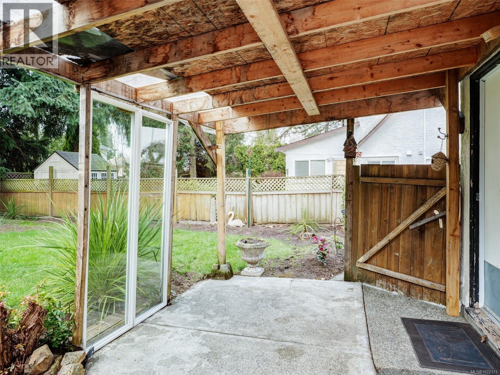 A & B 1725 Feltham Rd, Saanich