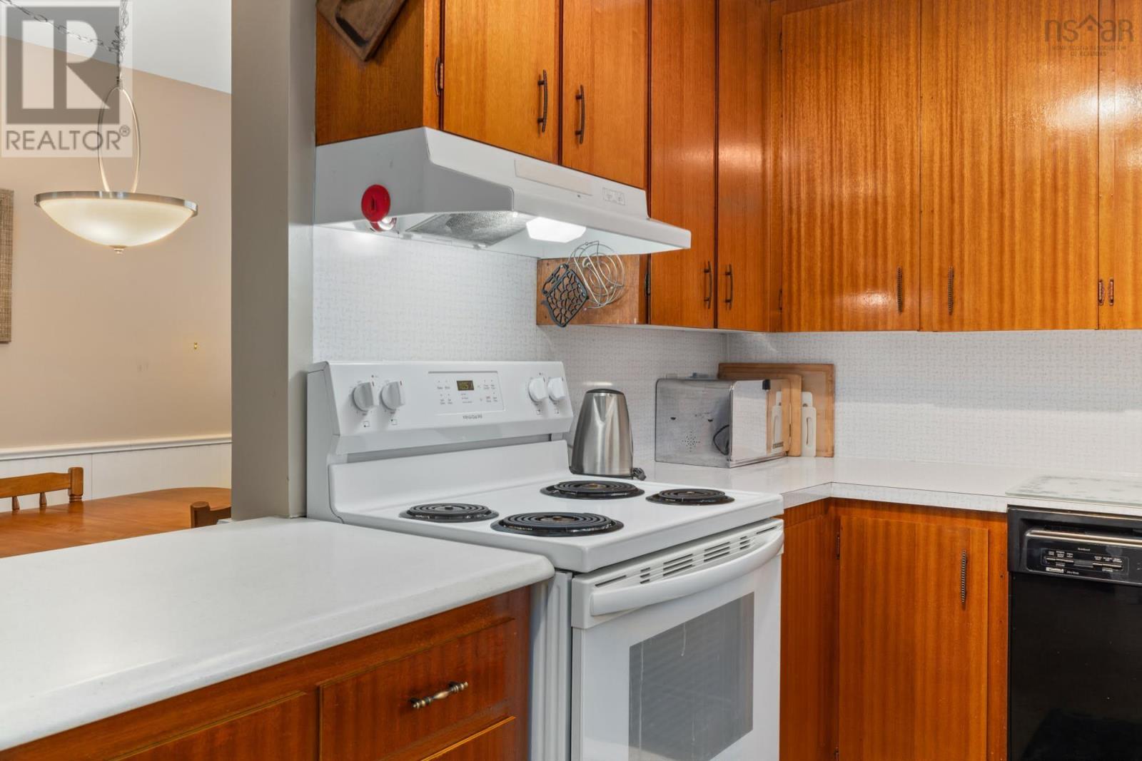 Property 4 of 16 of 2883 Connaught Avenue