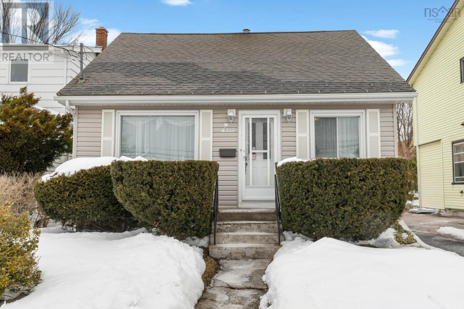 Property photo of 2883 Connaught Avenue