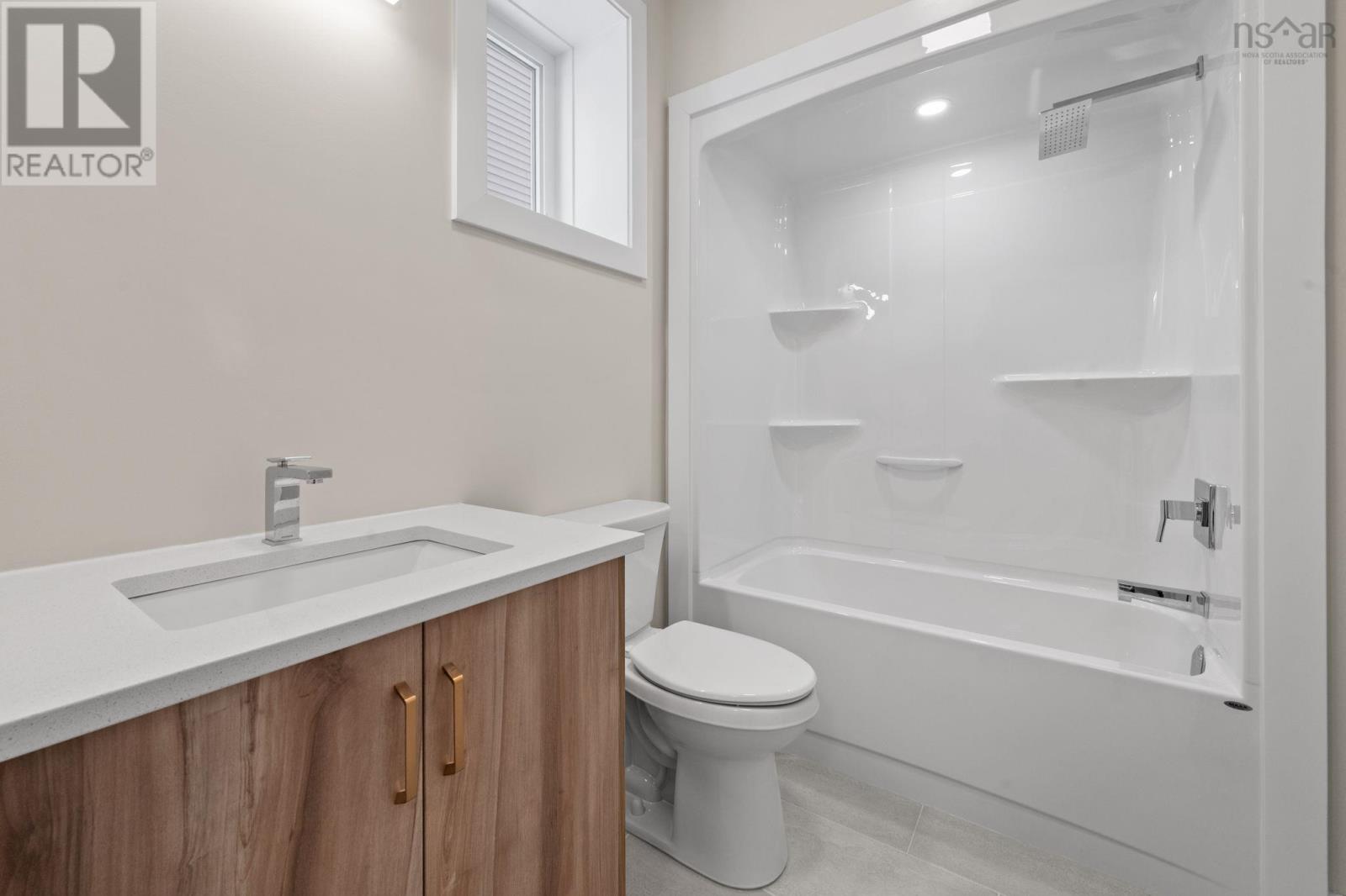 Property 32 of 38 of PC46 13 Pearlgarden Close