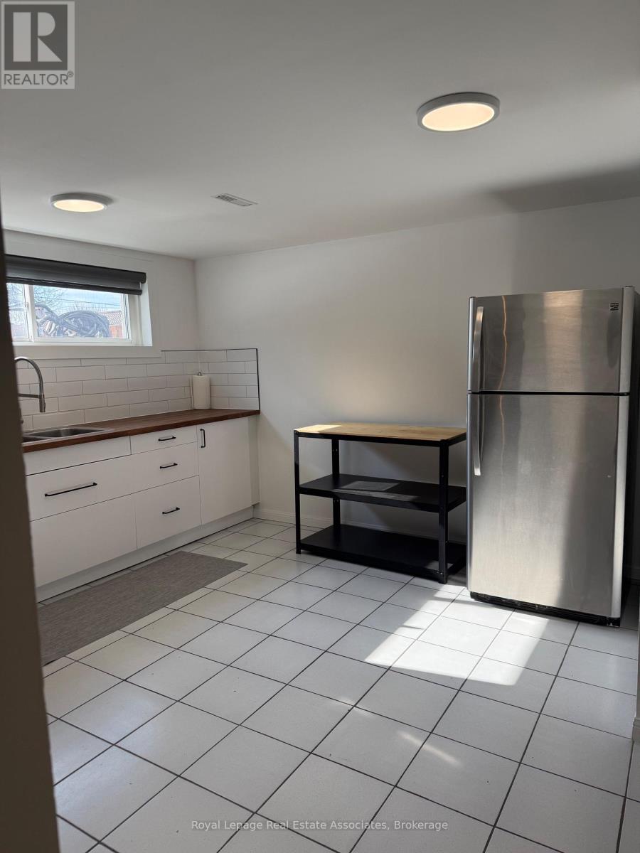 LOWER - 81 POST ROAD - Photo 3 of 16, Brampton (Brampton North), Ontario