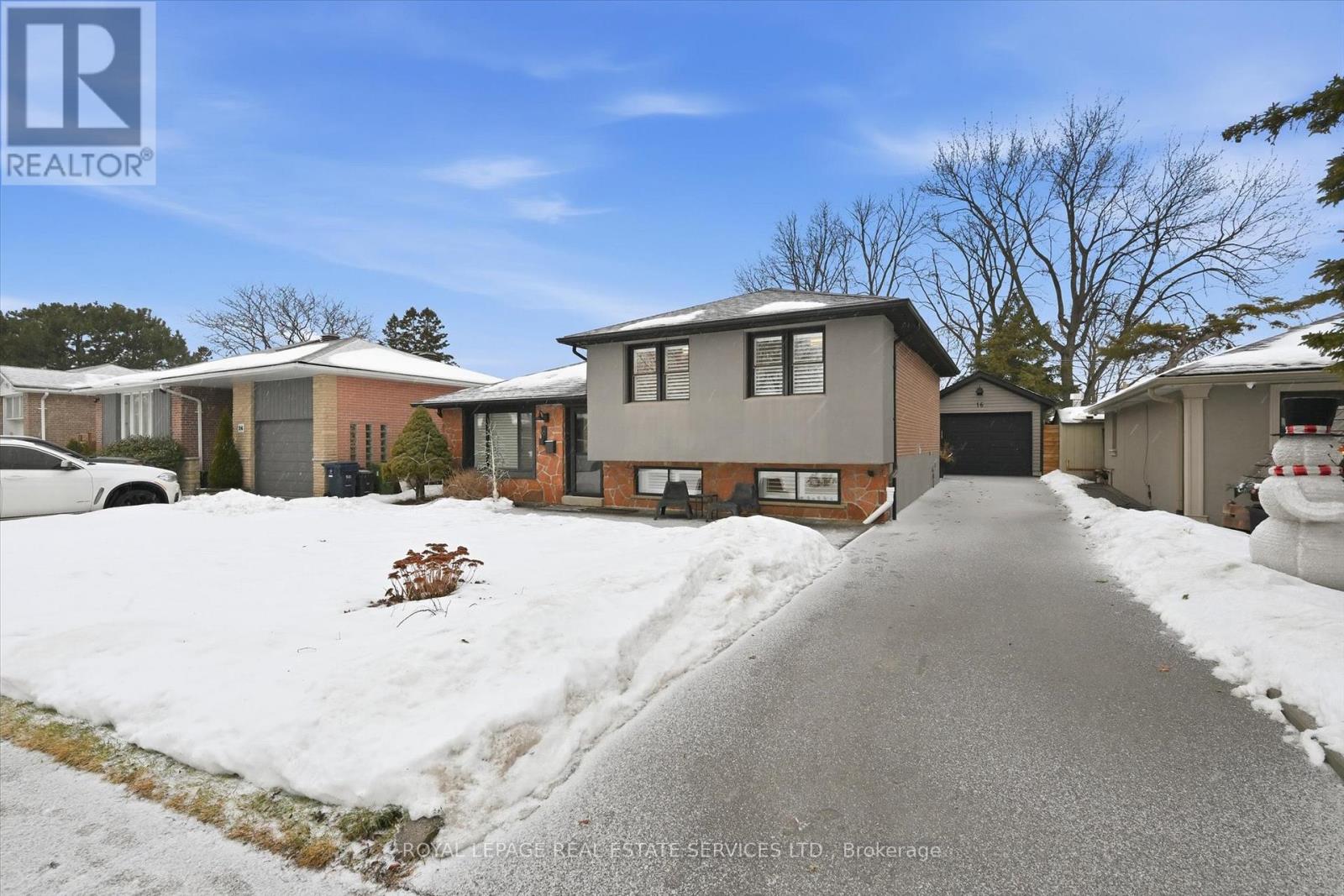 16 WARESIDE ROAD - Photo 4 of 50, Toronto (Etobicoke West Mall), Ontario