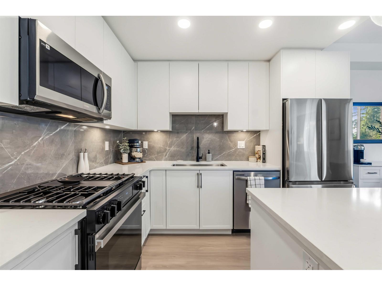 409 3528 146A Street - photo 2