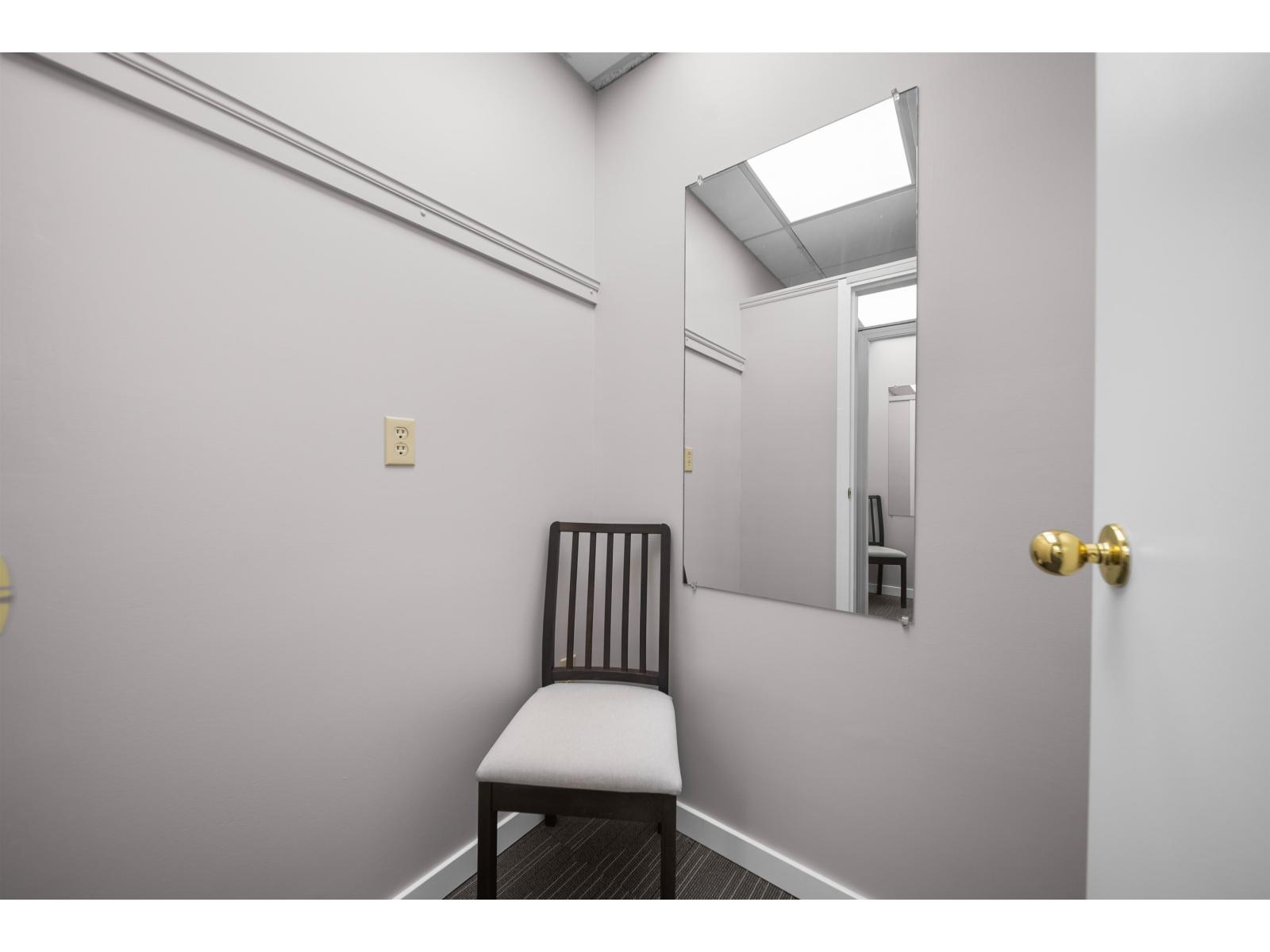 4 2630 BOURQUIN CRESCENT, Abbotsford