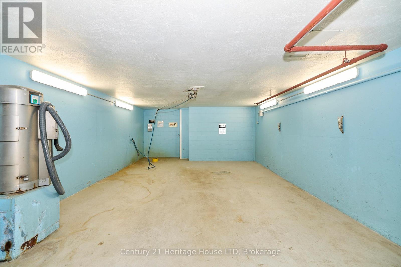 Car Wash Bay