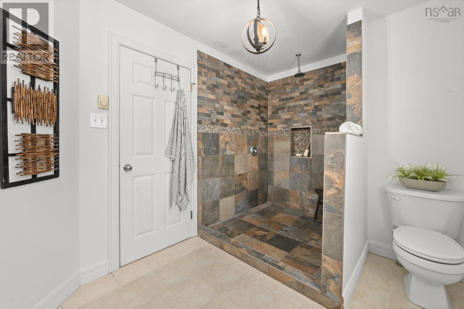 Property 31 of 49 of 39 Stirling Avenue