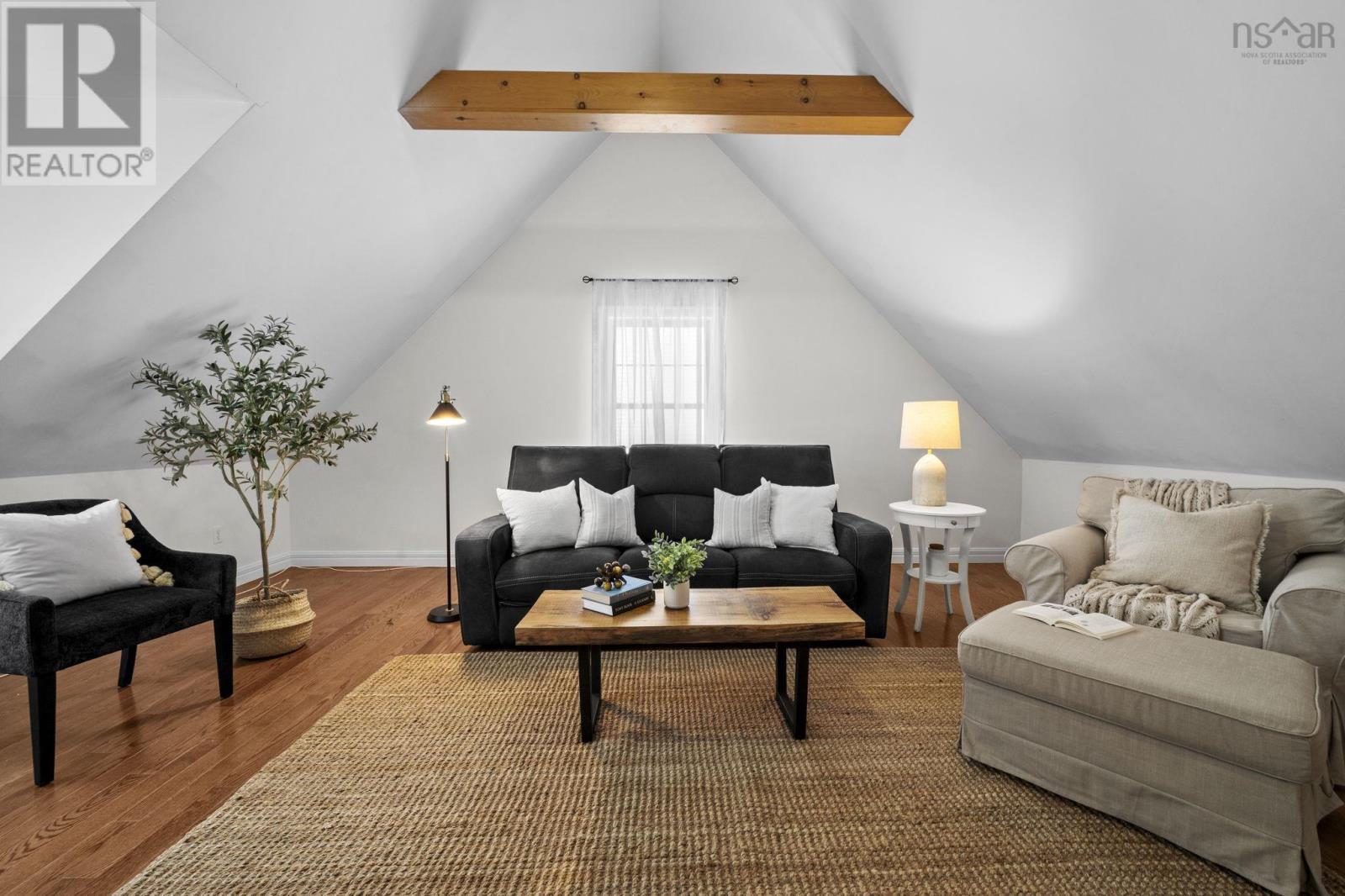 Property 33 of 49 of 39 Stirling Avenue