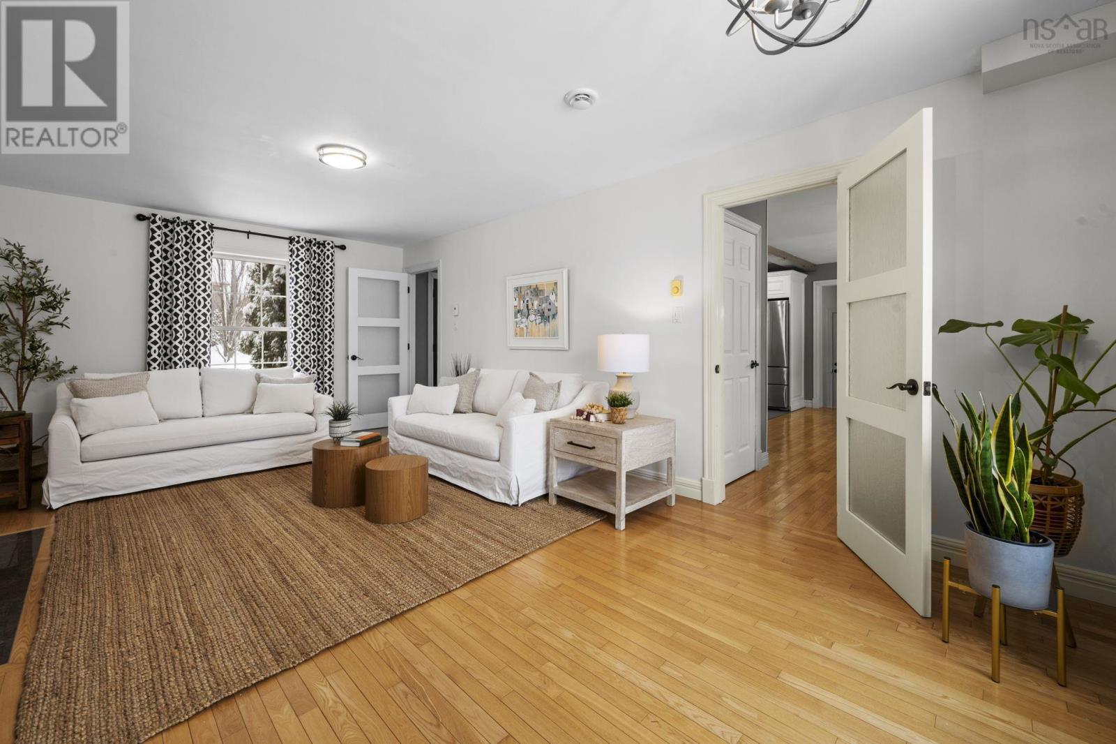 Property 17 of 49 of 39 Stirling Avenue