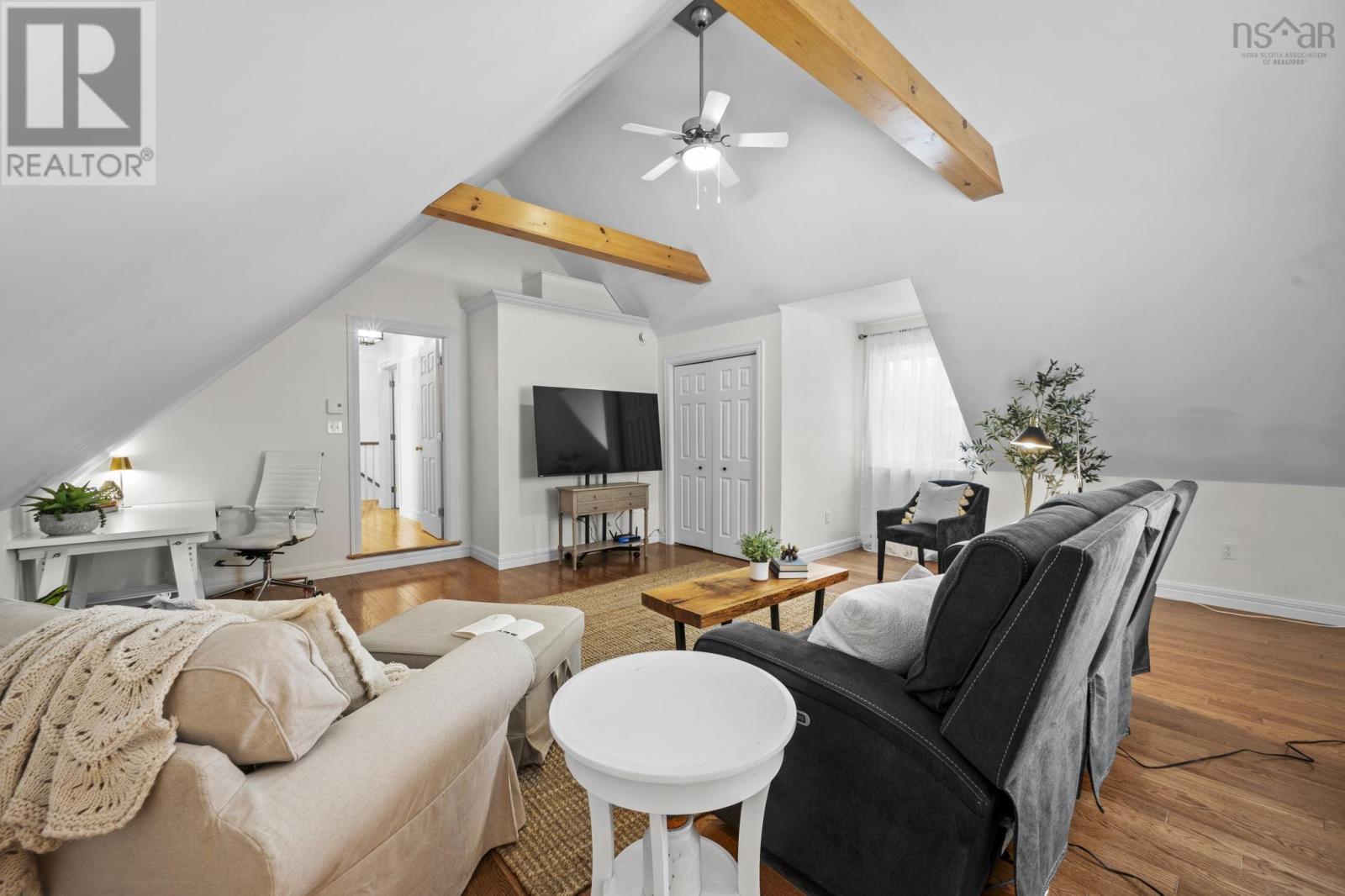 Property 32 of 49 of 39 Stirling Avenue