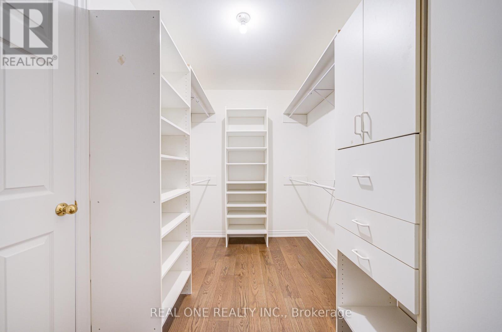 27 BINSCARTH CRESCENT - 29