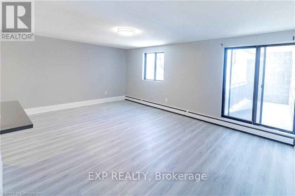 204 - 4422 HURON STREET - Photo 3 of 13, Niagara Falls (Downtown), Ontario