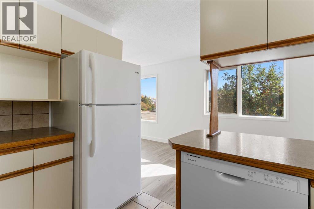 2 West Barrett Place, Cochrane