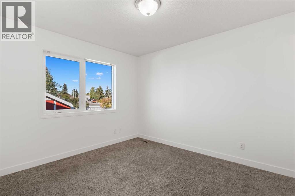 2 West Barrett Place, Cochrane