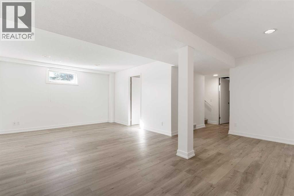 2 West Barrett Place, Cochrane