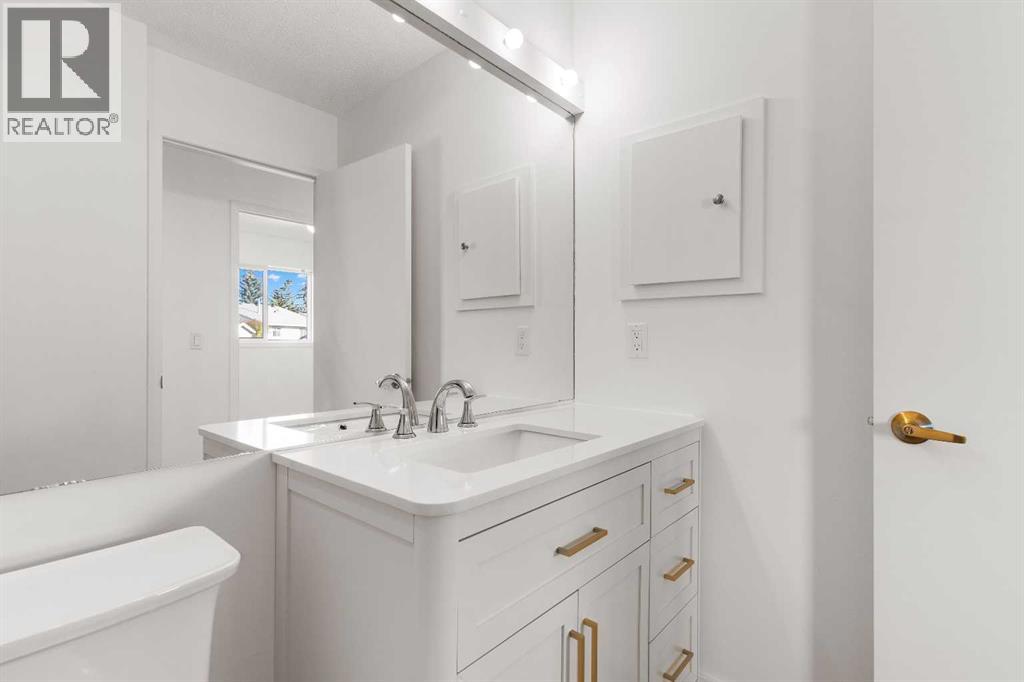 2 West Barrett Place, Cochrane