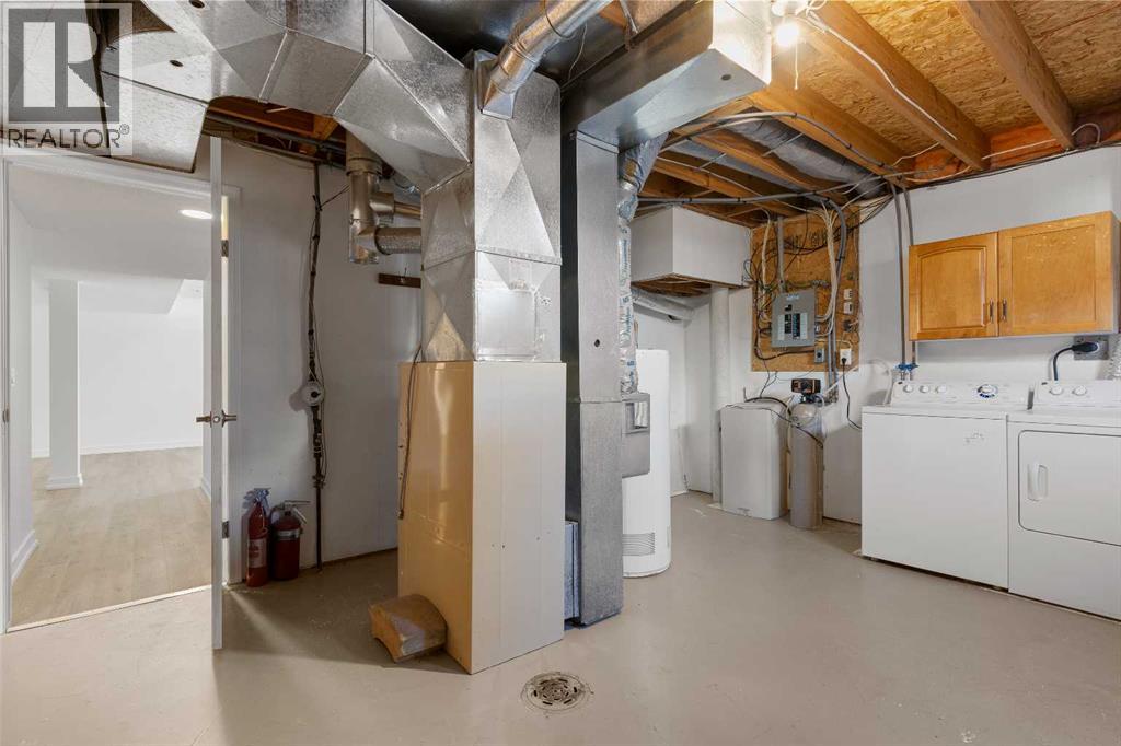 2 West Barrett Place, Cochrane