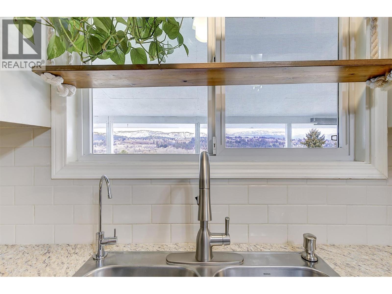  10892 Russell Road, Lake Country