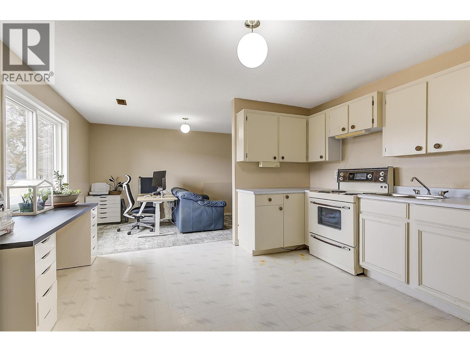  10892 Russell Road, Lake Country