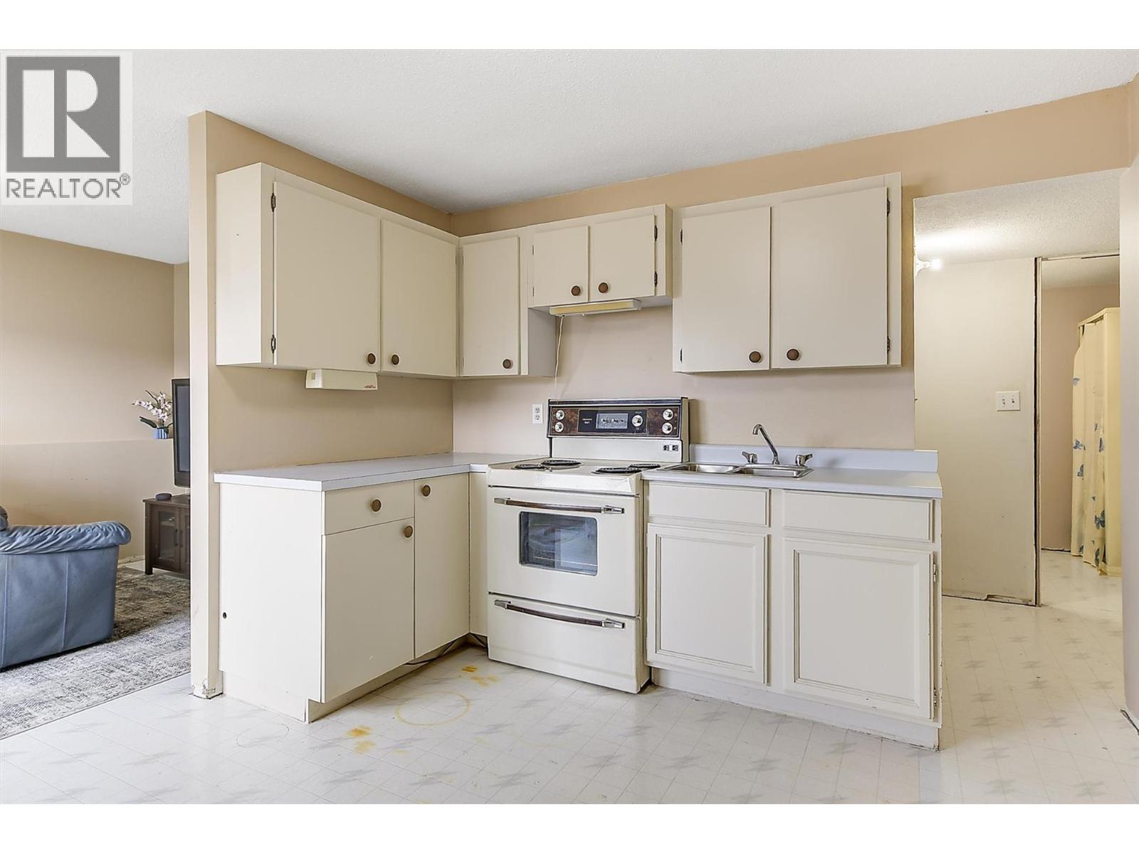  10892 Russell Road, Lake Country