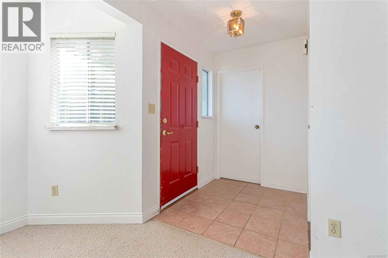 235 Fourth Ave, Qualicum Beach