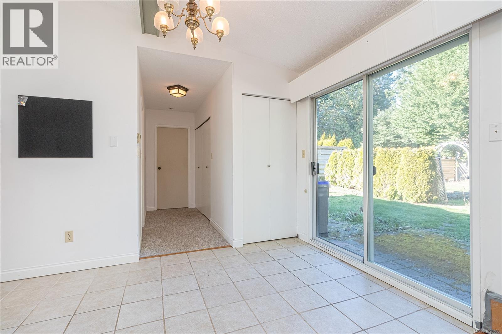 235 Fourth Ave, Qualicum Beach