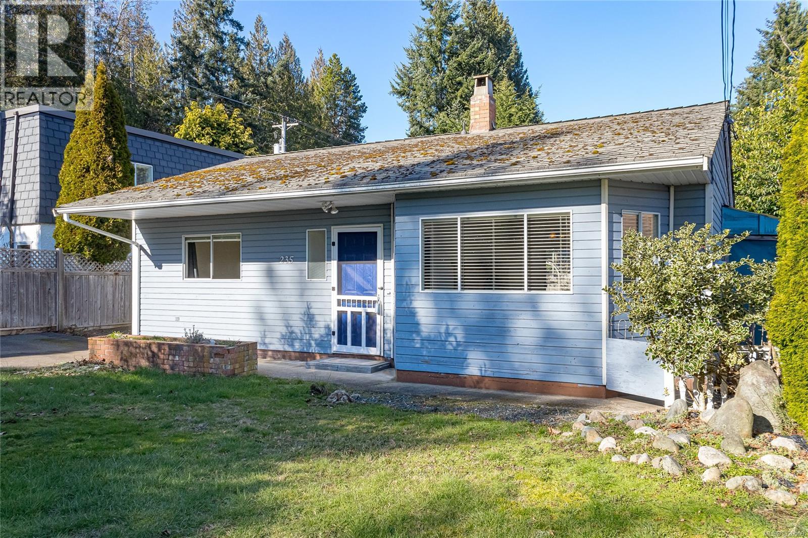 235 Fourth Ave, Qualicum Beach