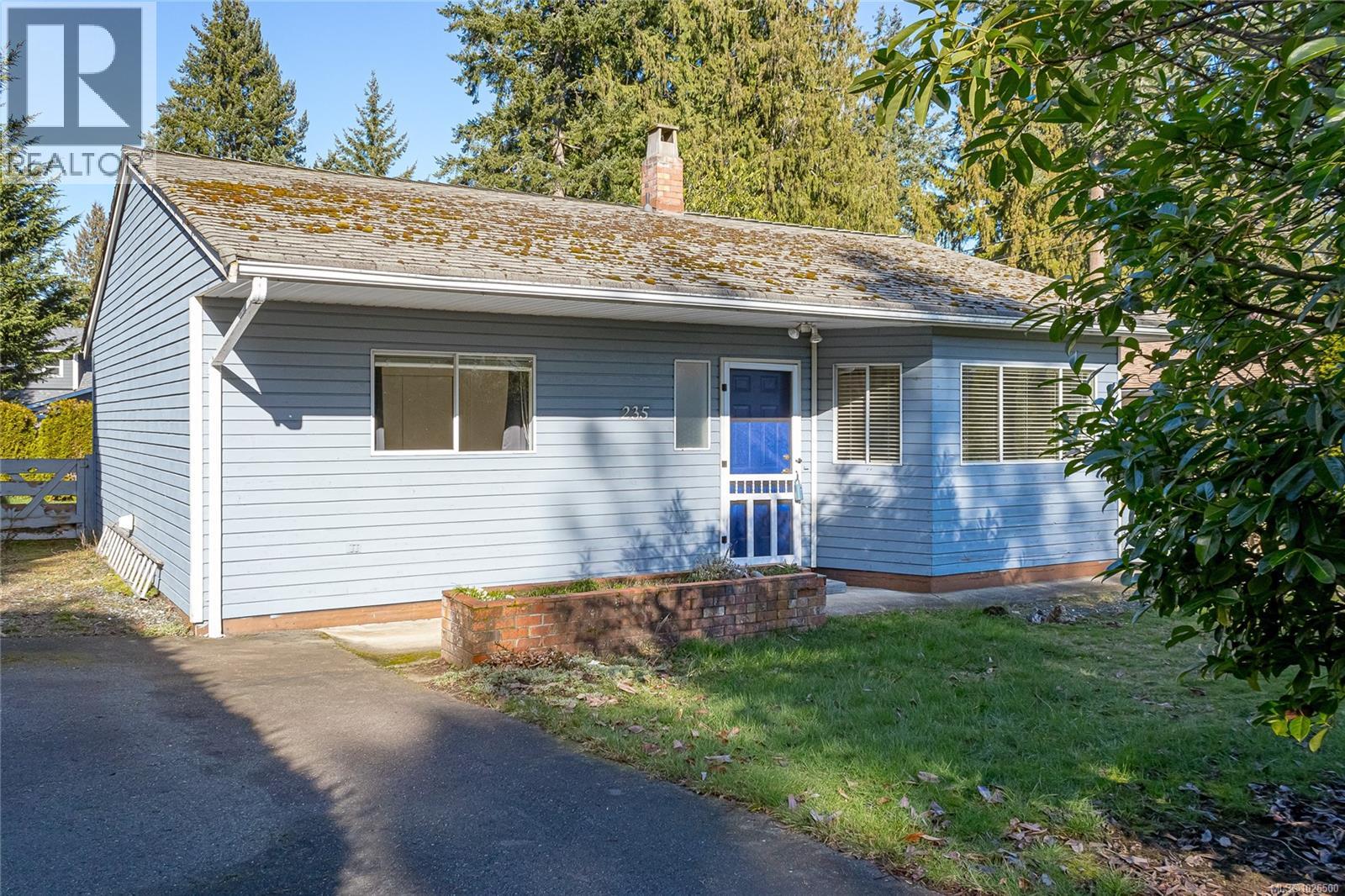 235 Fourth Ave, Qualicum Beach