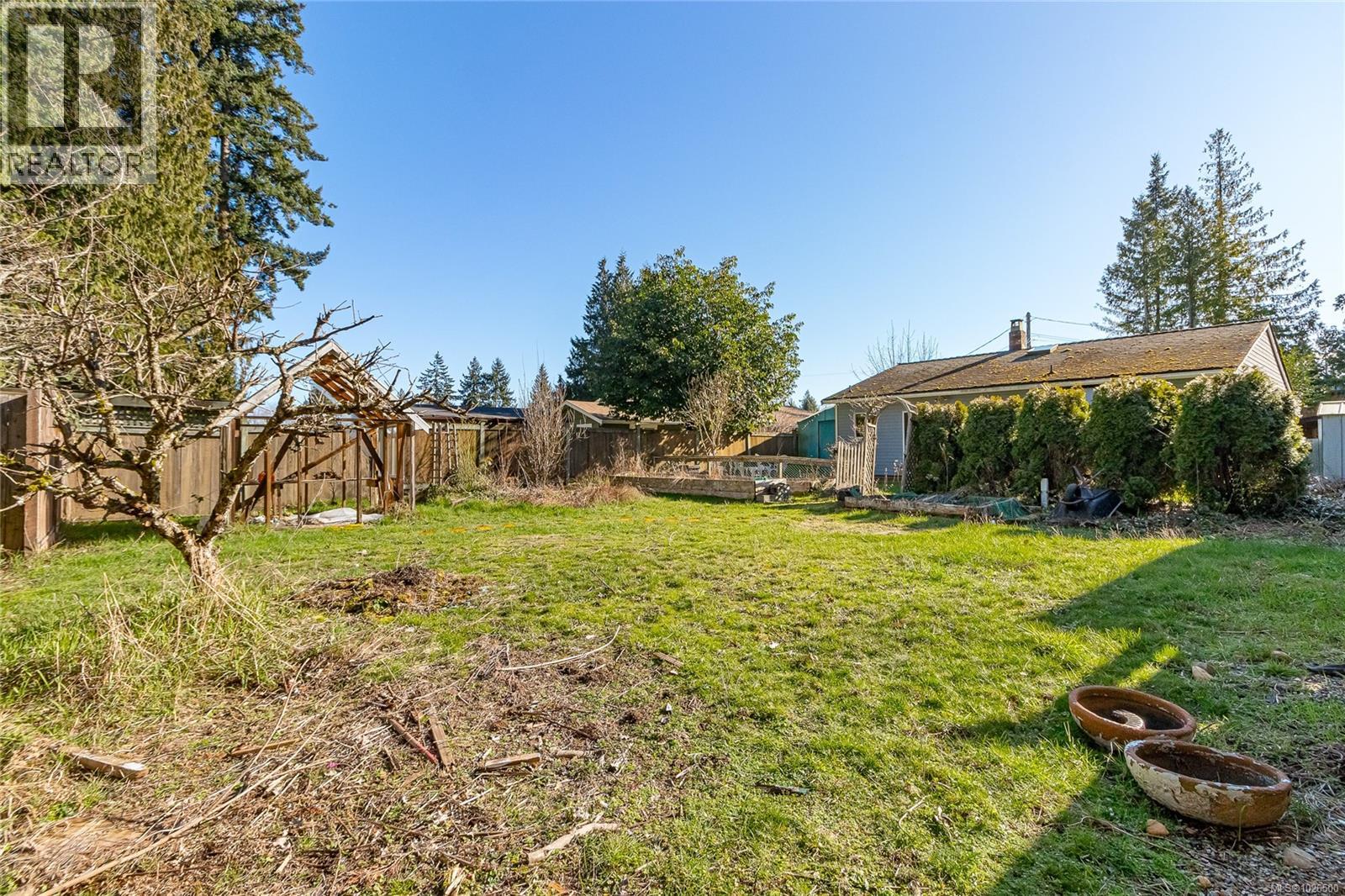 235 Fourth Ave, Qualicum Beach