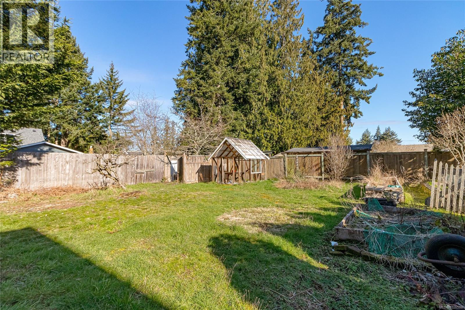 235 Fourth Ave, Qualicum Beach